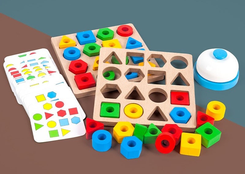 Tabuleiro de Encaixe Montessori Inspire - Formas Geométricas